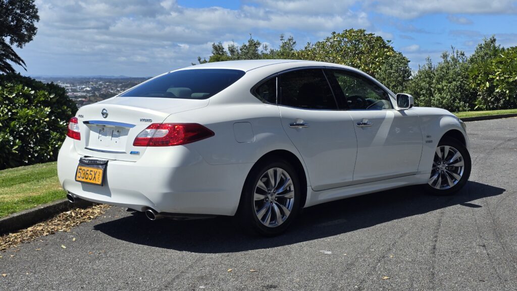 2012 Nissan Fuga 350Gt Hybrid Luxurious Sedan $89P/W NO Deposit Finance