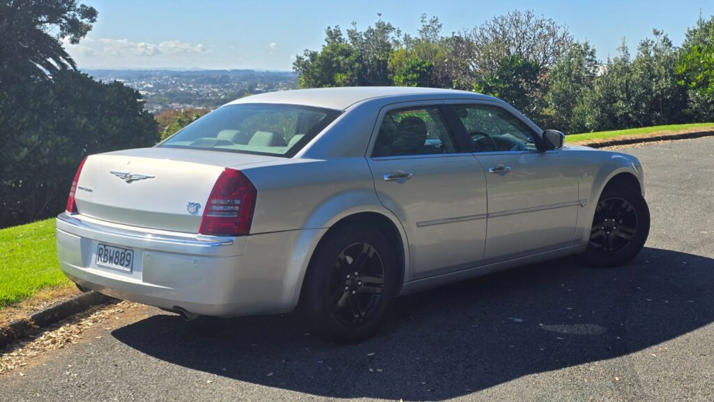 2006 Chrysler 300C V8 5.7L HEMI $110PW NO DEPOSIT Finance