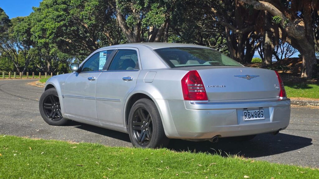 2006 Chrysler 300C V8 5.7L HEMI $110PW NO DEPOSIT Finance