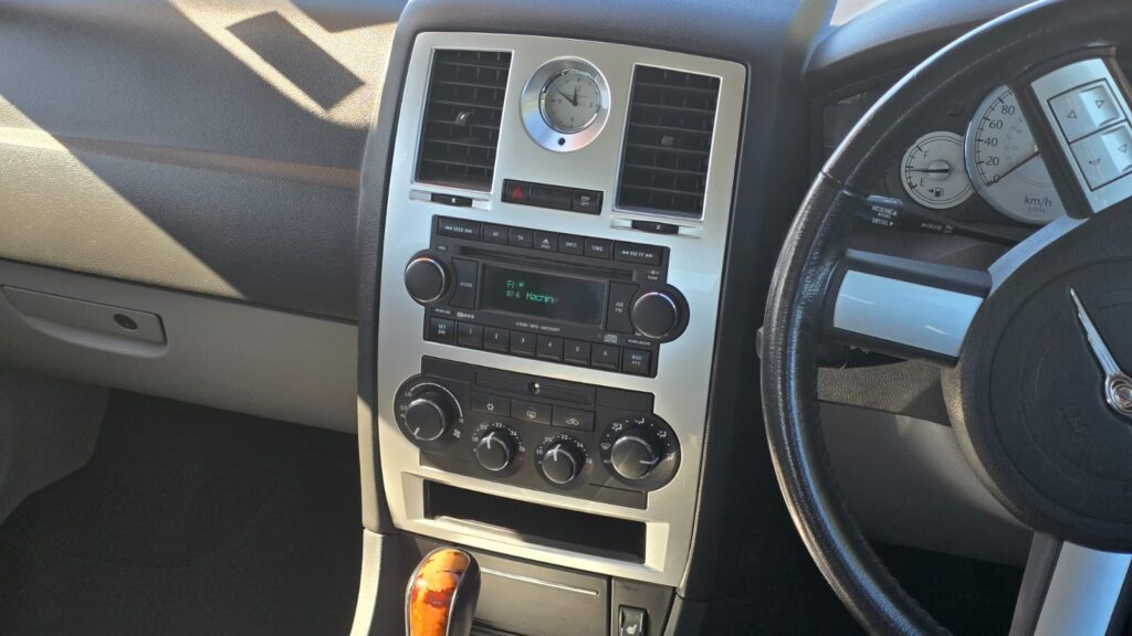 2006 Chrysler 300C V8 5.7L HEMI $110PW NO DEPOSIT Finance