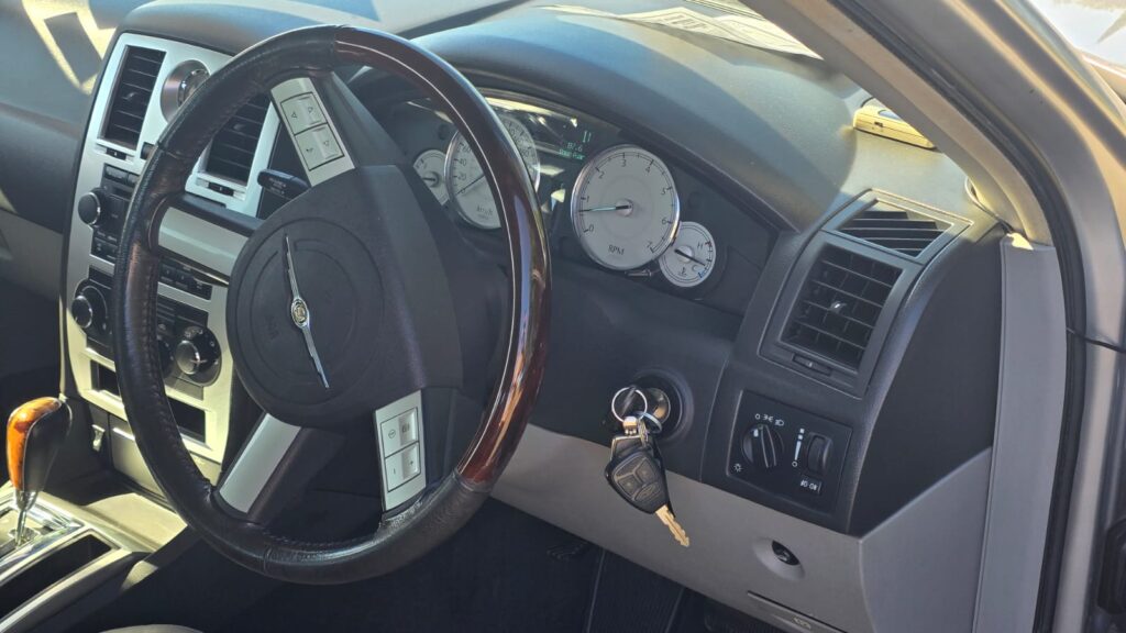 2006 Chrysler 300C V8 5.7L HEMI $110PW NO DEPOSIT Finance