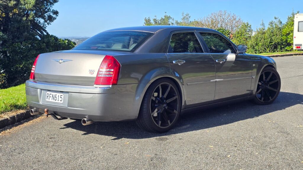 2006 Chrysler 300C V8 HEMI ROAR! 22" LOWERED X-FORCE EXHAUST - $110PW NO Deposit Finance