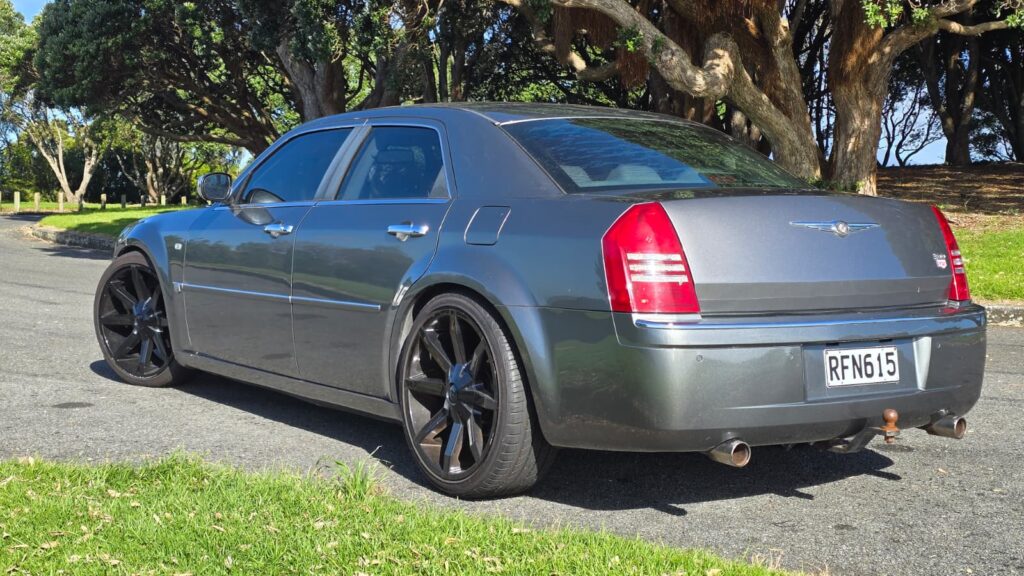 2006 Chrysler 300C V8 HEMI ROAR! 22" LOWERED X-FORCE EXHAUST - $110PW NO Deposit Finance