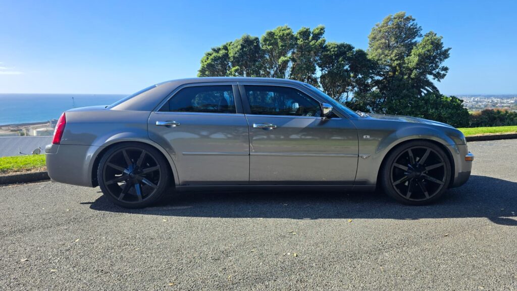 2006 Chrysler 300C V8 HEMI ROAR! 22" LOWERED X-FORCE EXHAUST - $110PW NO Deposit Finance
