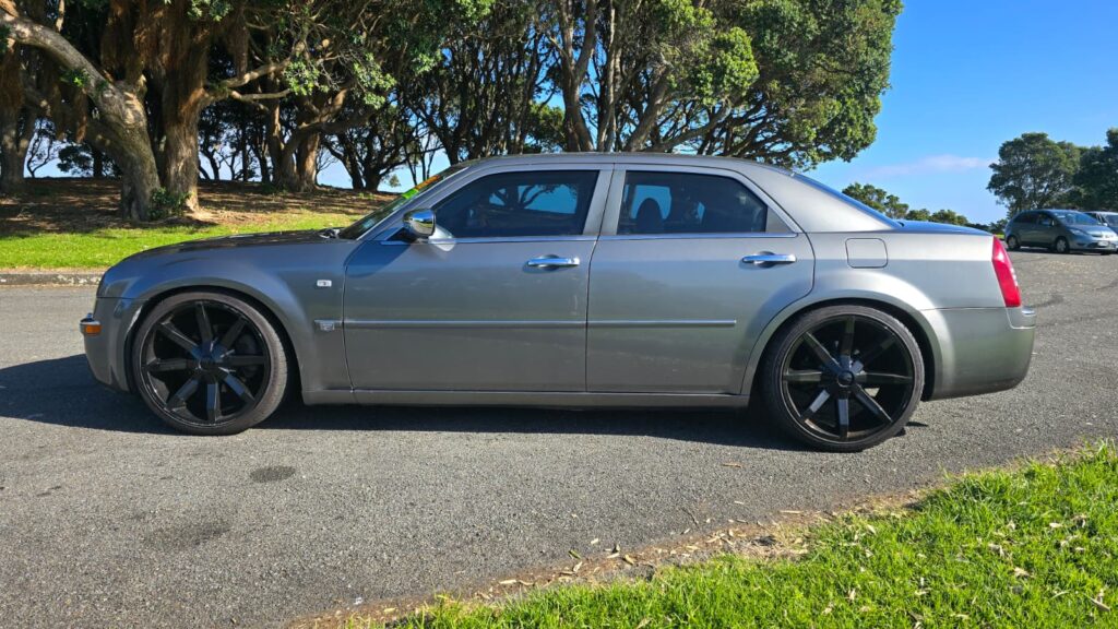 2006 Chrysler 300C V8 HEMI ROAR! 22" LOWERED X-FORCE EXHAUST - $110PW NO Deposit Finance
