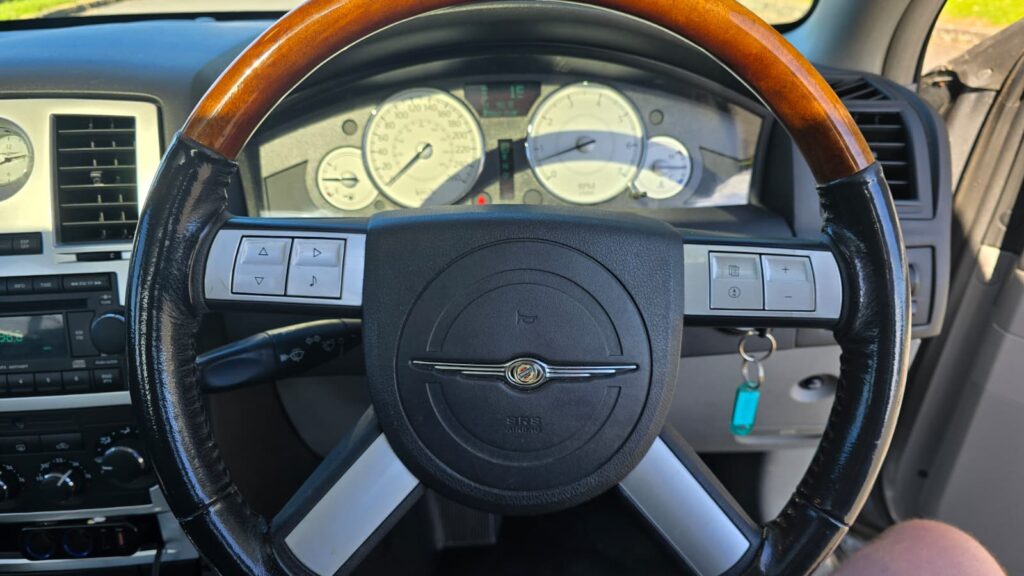 2006 Chrysler 300C V8 HEMI ROAR! 22" LOWERED X-FORCE EXHAUST - $110PW NO Deposit Finance