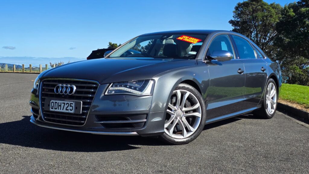 2012 AUDI S8 TWIN TURBO V8 Luxury Cruiser