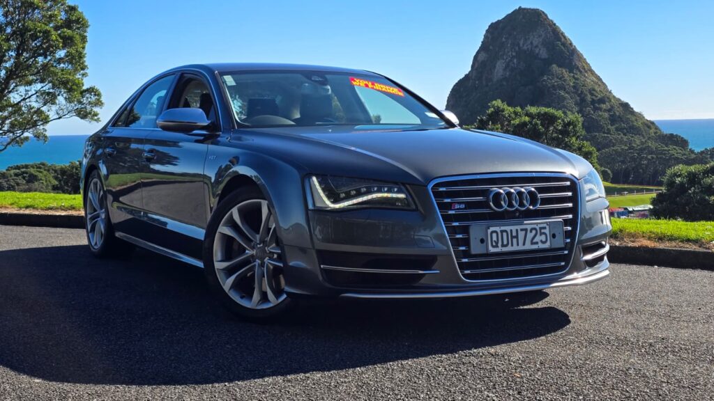 2012 AUDI S8 TWIN TURBO V8 Luxury Cruiser