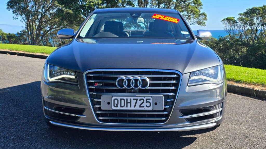 2012 AUDI S8 TWIN TURBO V8 Luxury Cruiser