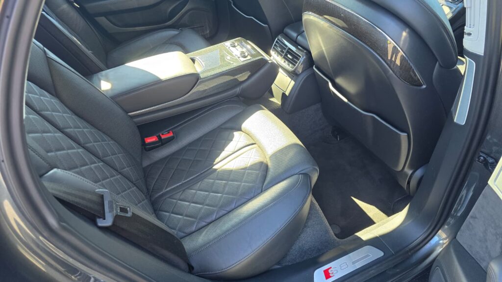 2012 AUDI S8 TWIN TURBO V8 Luxury Cruiser
