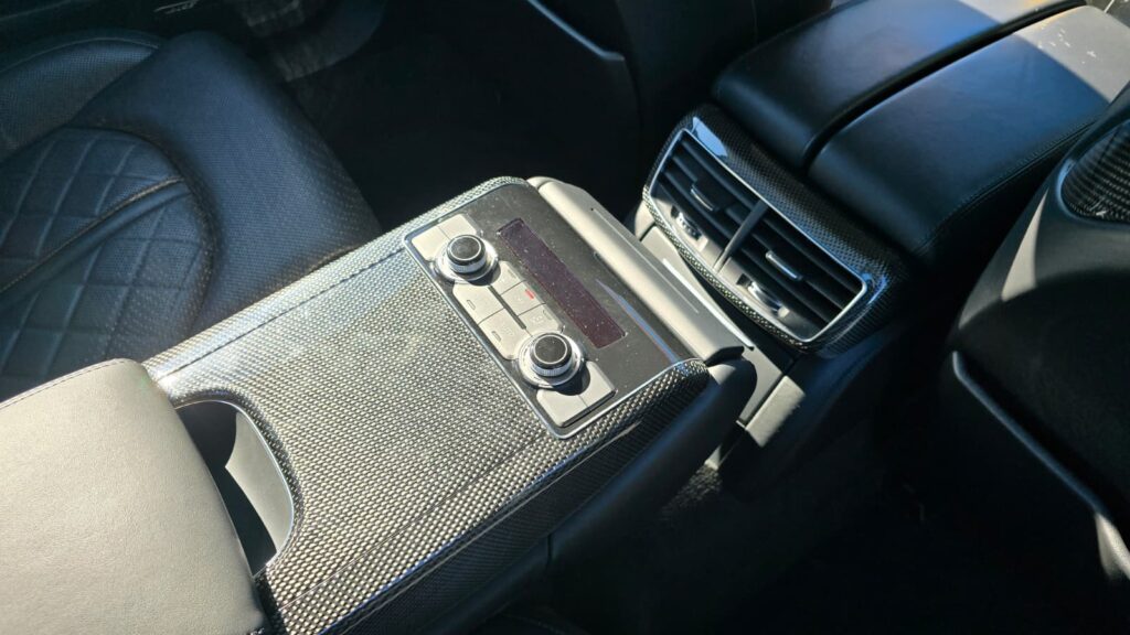 2012 AUDI S8 TWIN TURBO V8 Luxury Cruiser