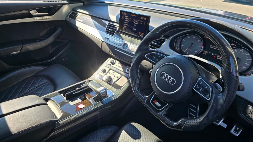 2012 AUDI S8 TWIN TURBO V8 Luxury Cruiser
