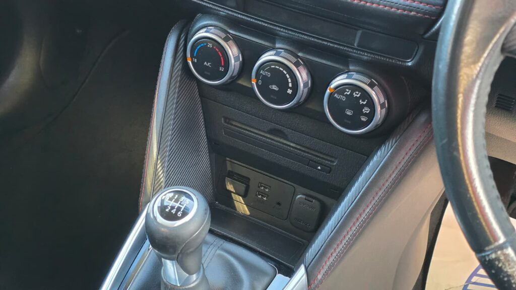 2015 Mazda Mazda2 GSX MANUAL! WOW!
