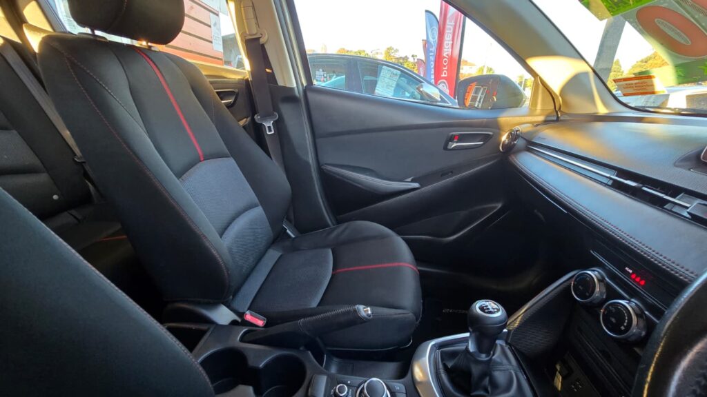 2015 Mazda Mazda2 GSX MANUAL! WOW!