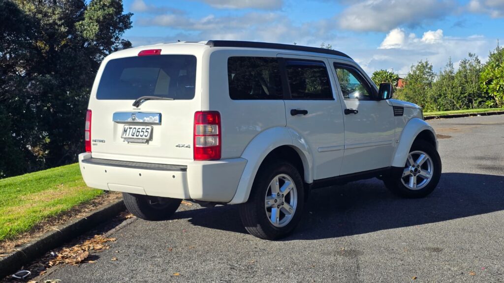 2007 Dodge NITRO 4X4 Beastly SUV Excellent condition