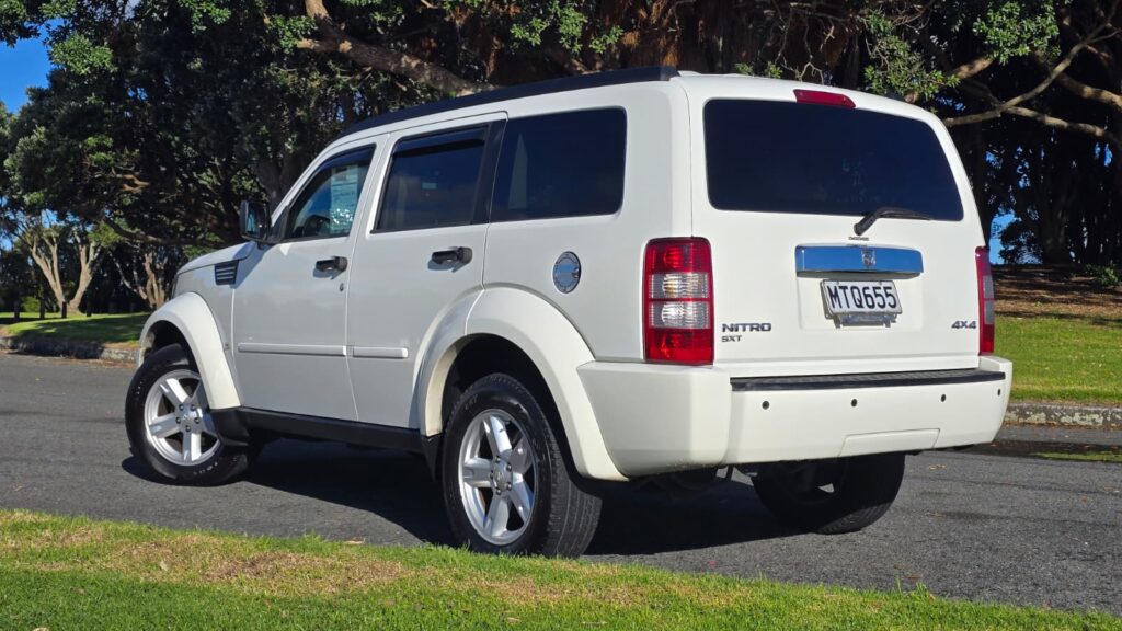 2007 Dodge NITRO 4X4 Beastly SUV Excellent condition