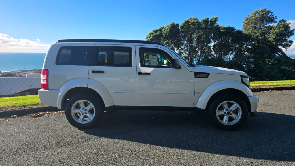 2007 Dodge NITRO 4X4 Beastly SUV Excellent condition