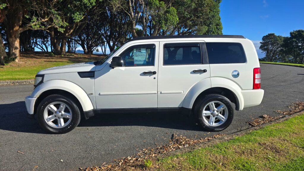 2007 Dodge NITRO 4X4 Beastly SUV Excellent condition