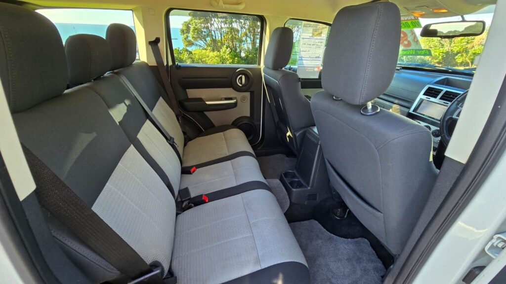 2007 Dodge NITRO 4X4 Beastly SUV Excellent condition