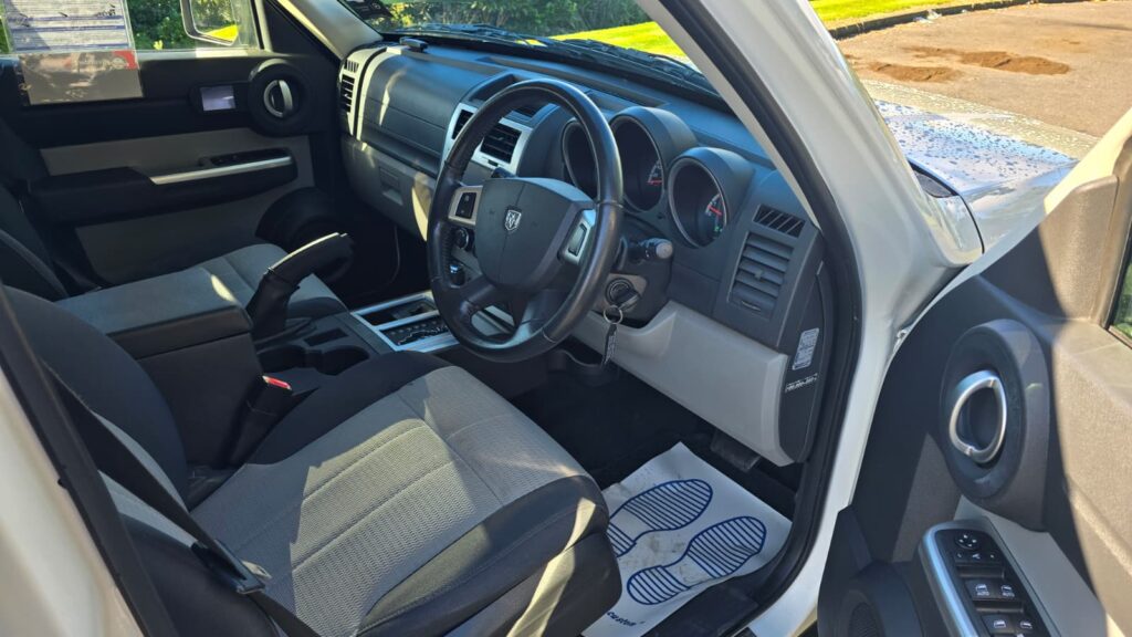 2007 Dodge NITRO 4X4 Beastly SUV Excellent condition