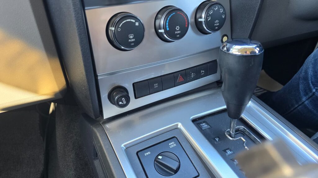 2007 Dodge NITRO 4X4 Beastly SUV Excellent condition