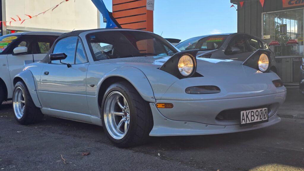 1990 Eunos Roadster / Mazda MX-5 Classic JDM Joy!