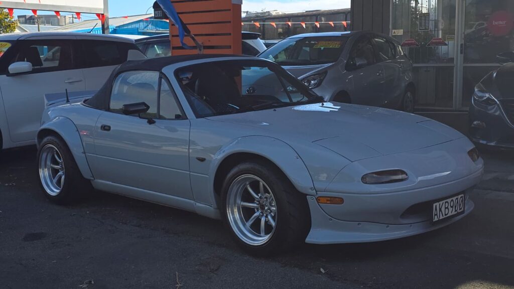 1990 Eunos Roadster / Mazda MX-5 Classic JDM Joy!