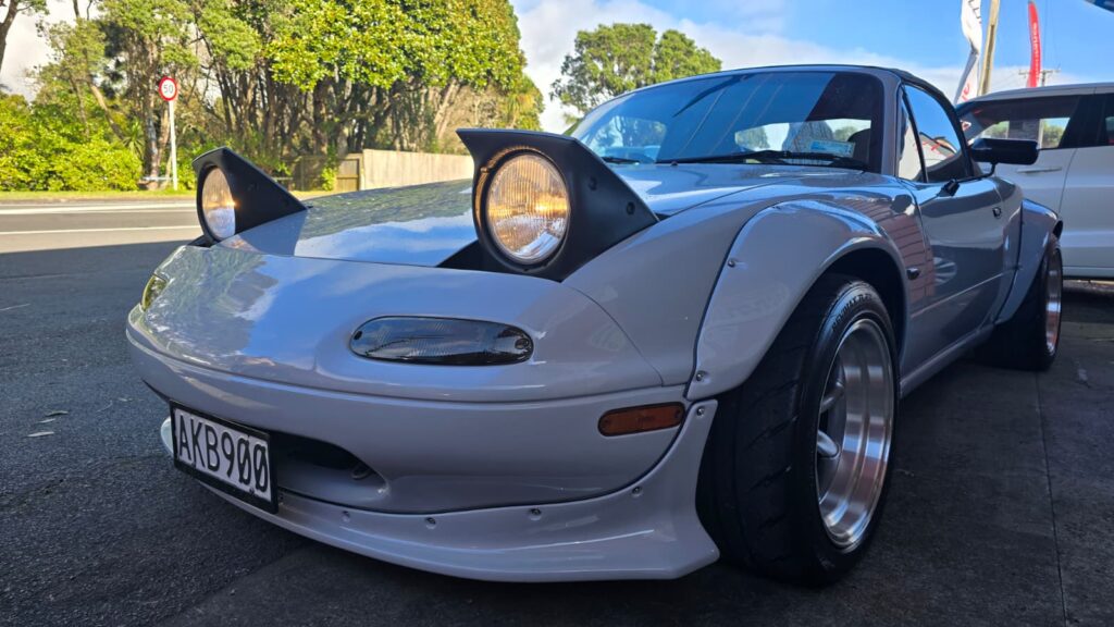 1990 Eunos Roadster / Mazda MX-5 Classic JDM Joy!