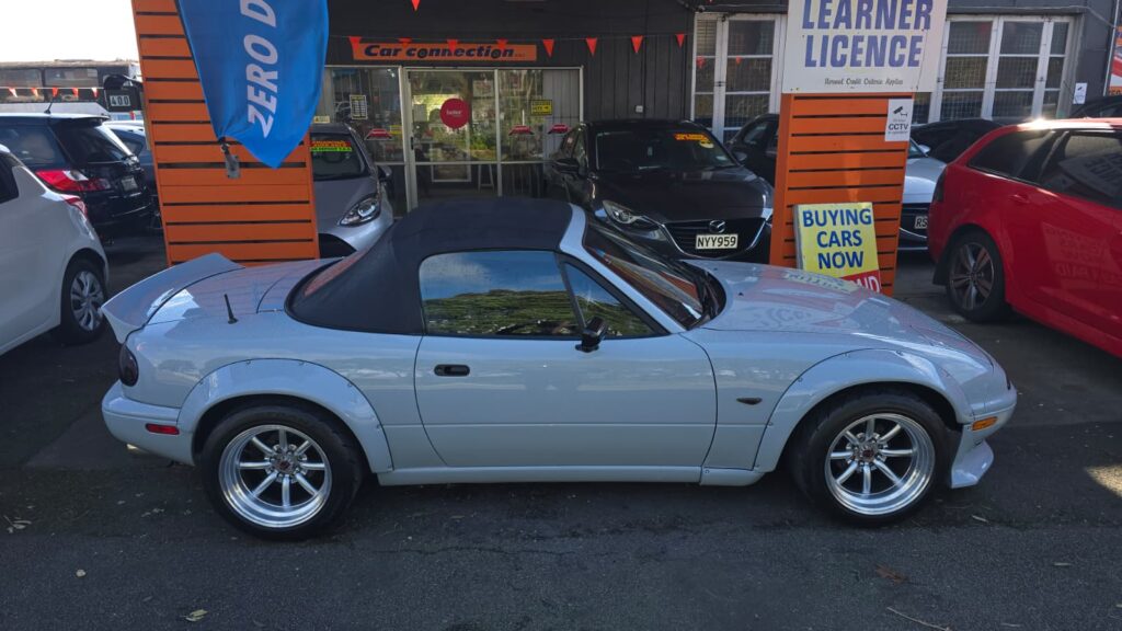 1990 Eunos Roadster / Mazda MX-5 Classic JDM Joy!