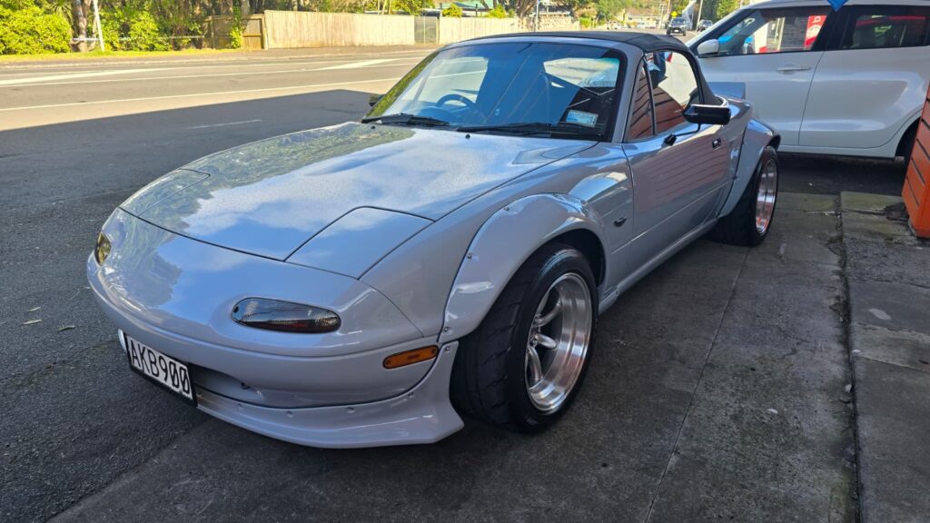 1990 Eunos Roadster / Mazda MX-5 Classic JDM Joy!