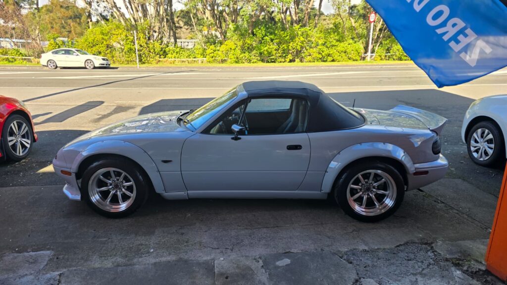 1990 Eunos Roadster / Mazda MX-5 Classic JDM Joy!