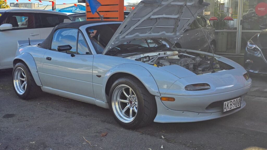 1990 Eunos Roadster / Mazda MX-5 Classic JDM Joy!
