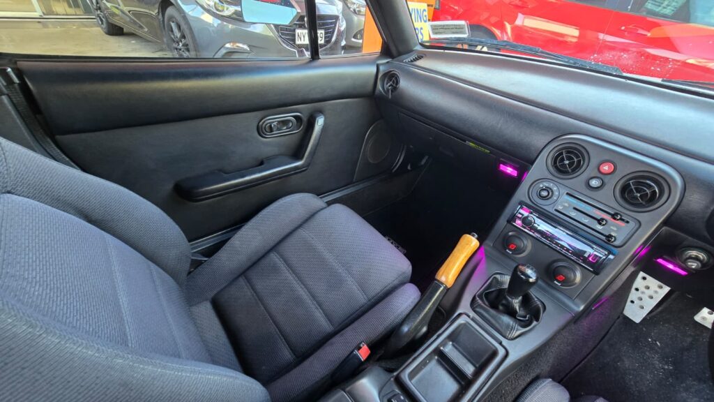 1990 Eunos Roadster / Mazda MX-5 Classic JDM Joy!