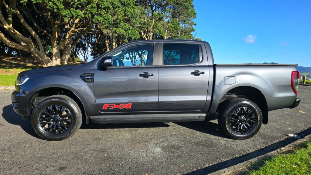 2021 Ford Ranger FX4 low km's! LIKE NEW