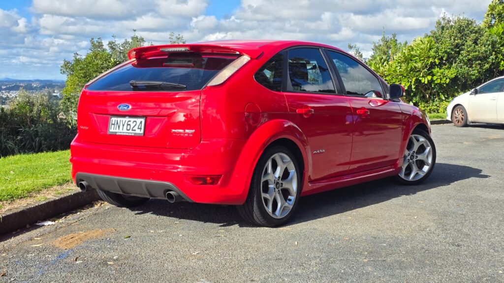 2010 Ford Focus XR5 TURBO - POCKET ROCKET!