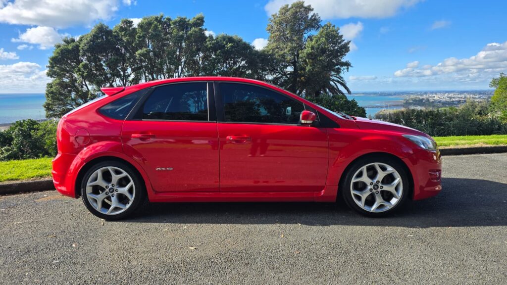 2010 Ford Focus XR5 TURBO - POCKET ROCKET!