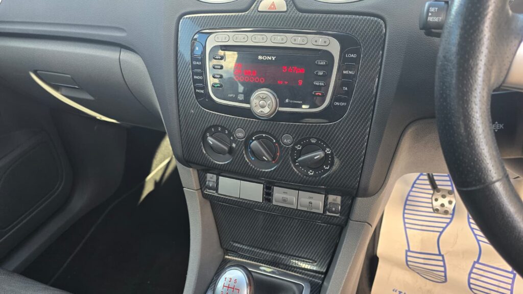 2010 Ford Focus XR5 TURBO - POCKET ROCKET!