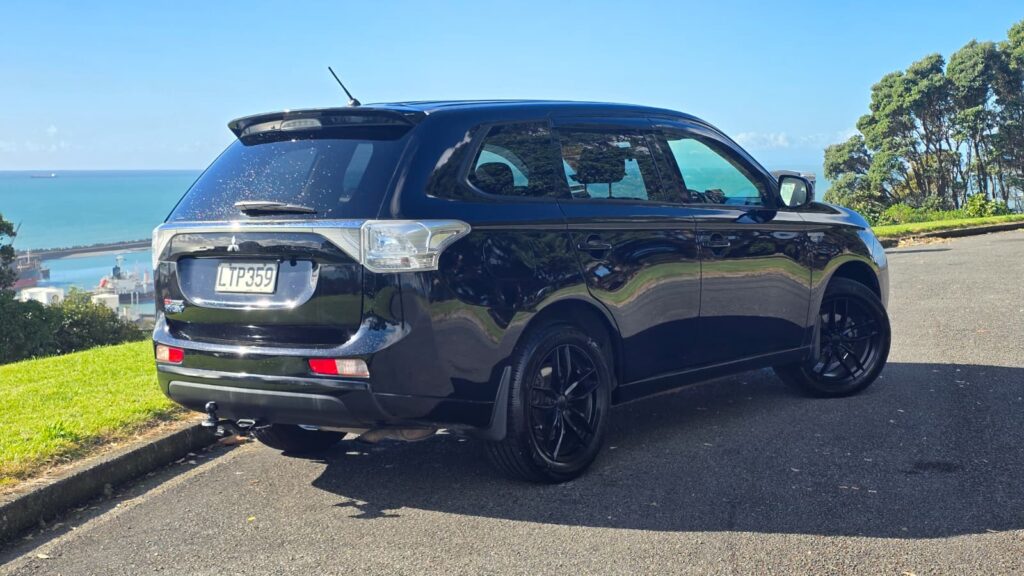 2013 Mitsubishi Outlander PHEV $85PW NO Deposit Finance