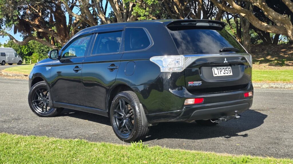 2013 Mitsubishi Outlander PHEV $85PW NO Deposit Finance