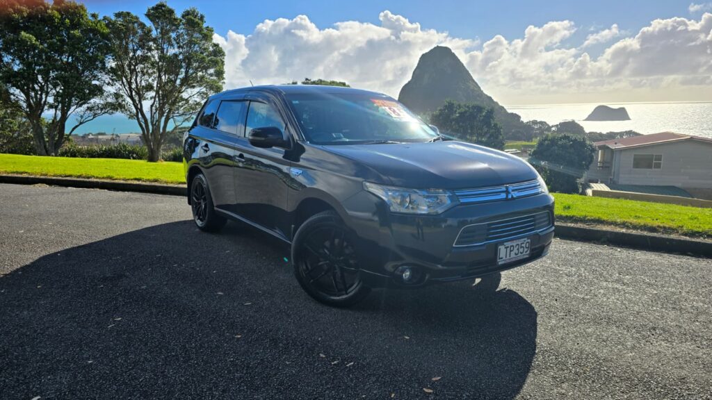 2013 Mitsubishi Outlander PHEV $85PW NO Deposit Finance
