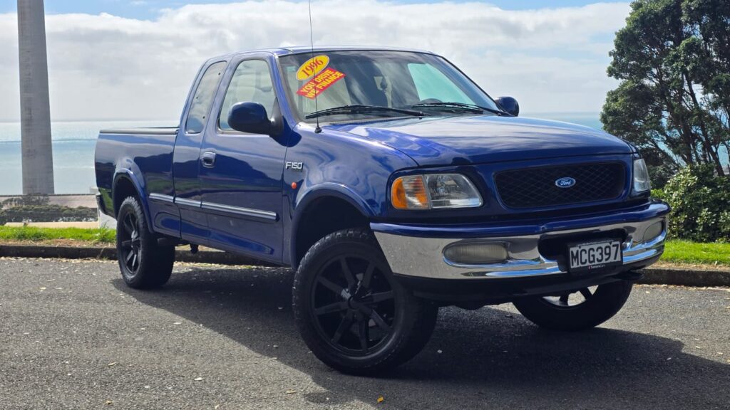 1996 Ford F150 4x4 V8 low miles