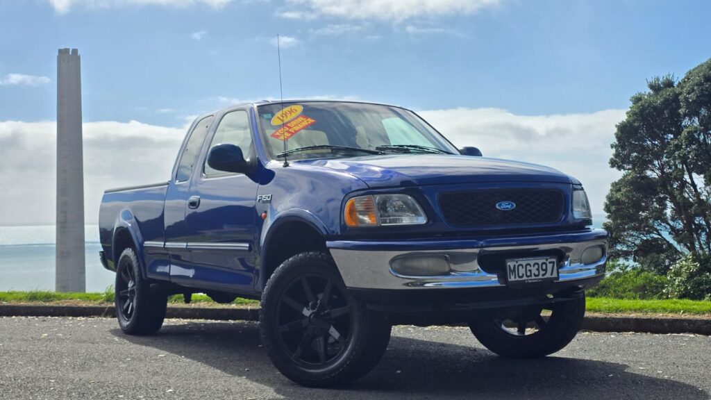 1996 Ford F150 4x4 V8 low miles