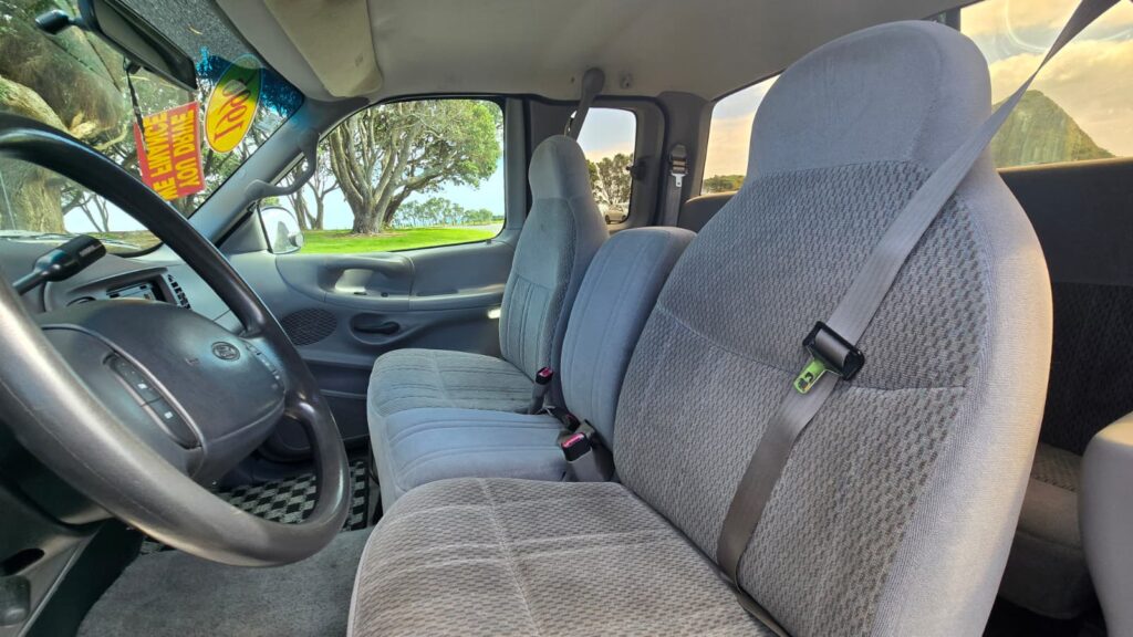 1996 Ford F150 4x4 V8 low miles