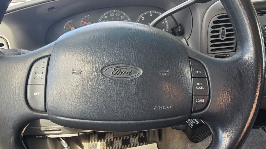 1996 Ford F150 4x4 V8 low miles